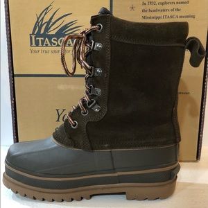 Never worn ITASCA waterproof winter boots.